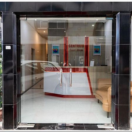 RedDoorz Plus @ Centrium Katamso Medan Bagian luar foto